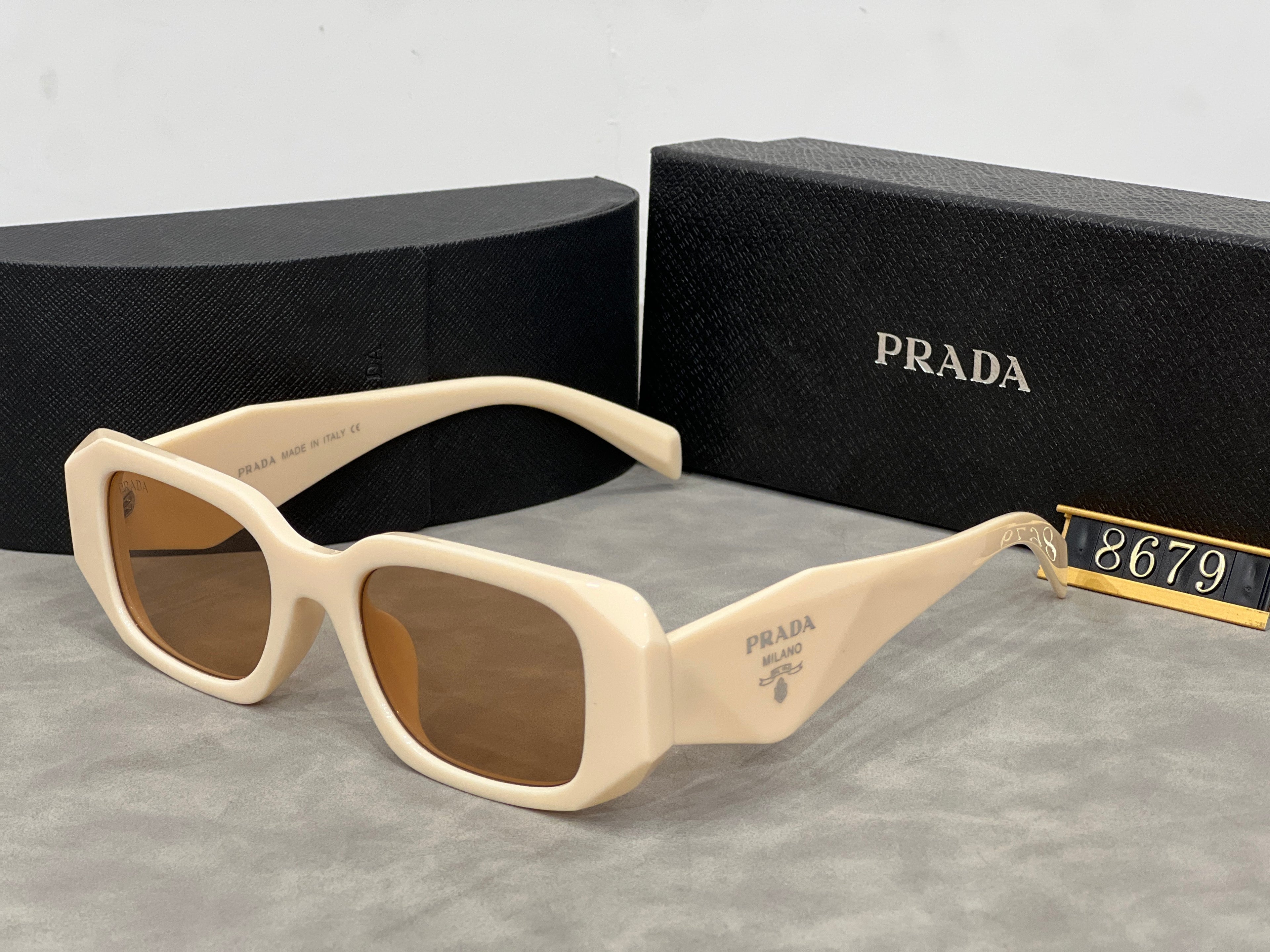 Lunette PRADA Femme