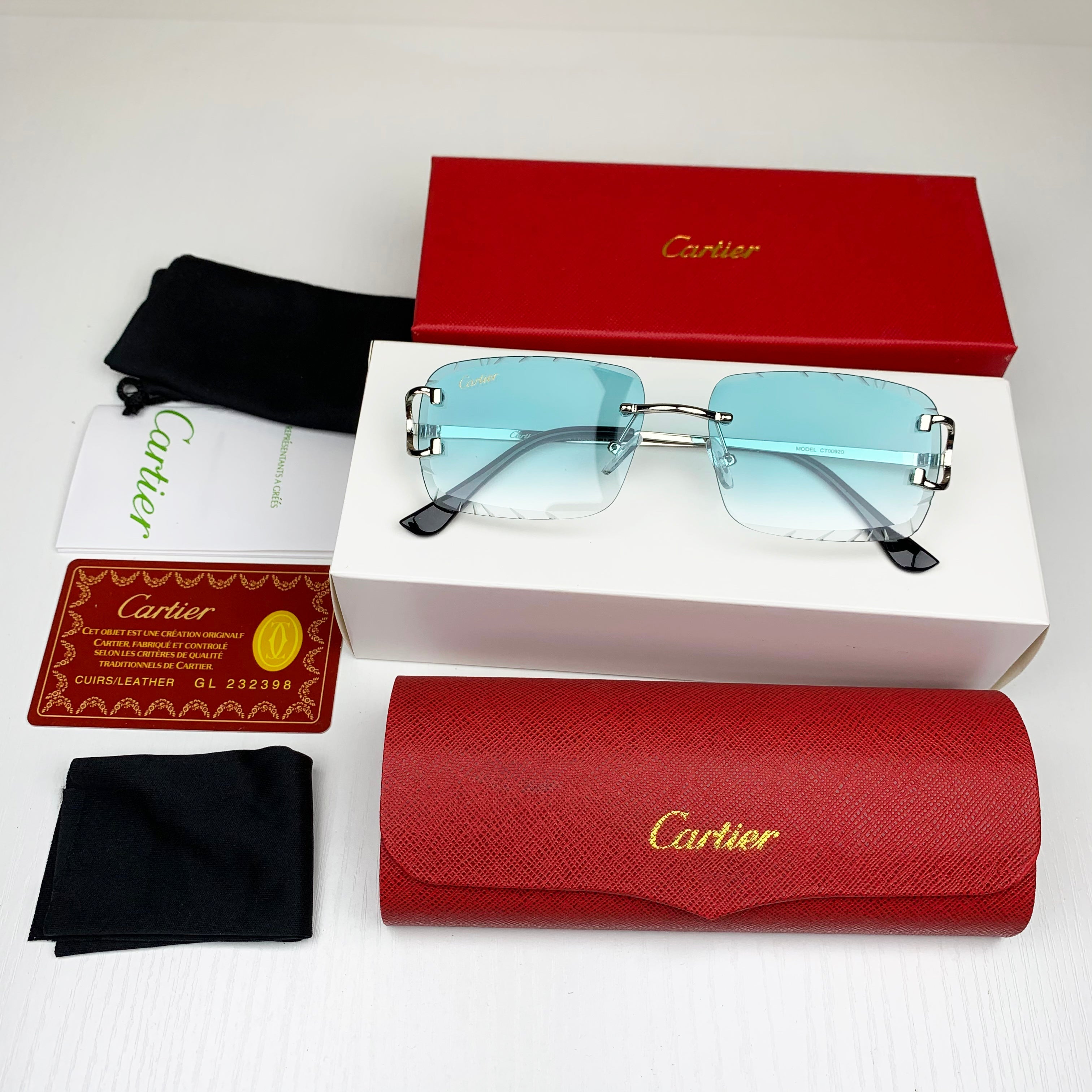 Lunette Cartier Dégradé Bleu Clair Vers Transparent